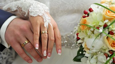 Эксперты подсчитали, сколько россияне в среднем тратят на свадьбы