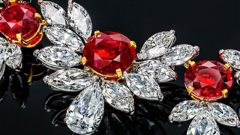 Ювелирные изделия с бриллиантами - самый желанный предмет роскоши