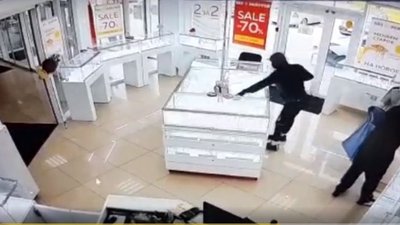 В засаду полиции попалась нападавшая на ломбарды и ювелирные салоны банда