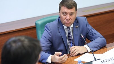 В Совете Федерации призвали создавать условия для инвестиций россиян в золото, а не валюту