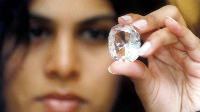 Экспорт бриллиантов из Индии вырос на 38,47%; импорт алмазного сырья - на 9,07%