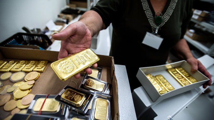 Минфин предлагает населению золото за валюту