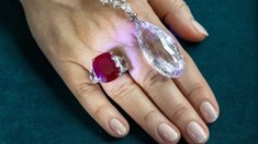 Украденные нацистами драгоценности продадут за $150 млн, выручку передадут еврейским организациям