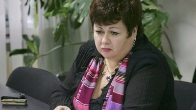 Алмазный скандал: экс-депутат требует от чиновников возврата драгоценностей