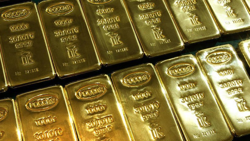 Золото: ВТБ скупает, Сбербанк распродает