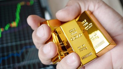 Цены на золото приблизились к рекордной отметке