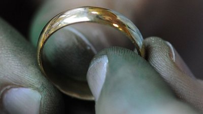 Громкое дело: в Молдове мошенники подделывали пробы на золотых изделиях