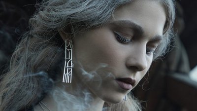 «Получилось грустно»: почему закрылся бренд древнерусских украшений «Онега» и как на это повлияло государство