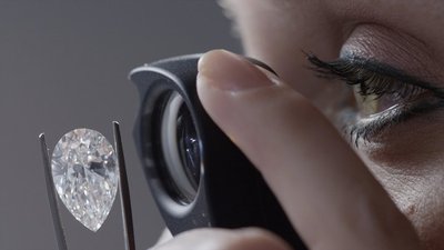 Алмазы не навсегда: почему «Алроса» займется золотодобычей и чего ждать инвесторам