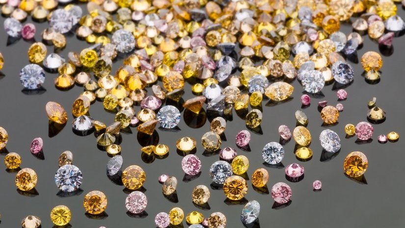 ​«Ювелиры Урала» продают с аукциона 265 тысяч драгоценных камней