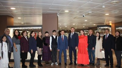 Выдающимся ювелирам и художникам вручили нагрудные знаки «Бриллиант Якутии»