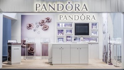 Pandora временно закроет почти каждый пятый магазин из-за коронавируса