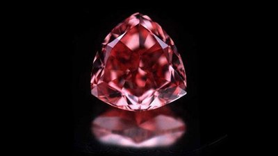 Гигантский рубин ушел с молотка в США за $34,8 млн
