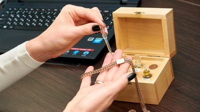 Имущество на передержке: бизнес ломбардов в Приморье меняется, но не исчезает