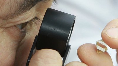 "АЛРОСА" начала первый онлайн-аукцион бриллиантов для клиентов private banking