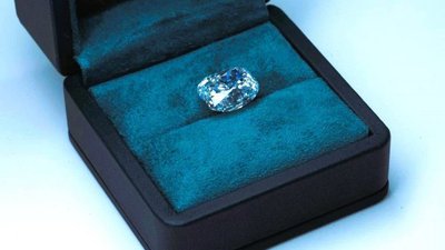В России синтезировали самый большой и чистый в мире HPHT бриллиант - 16,04 карата