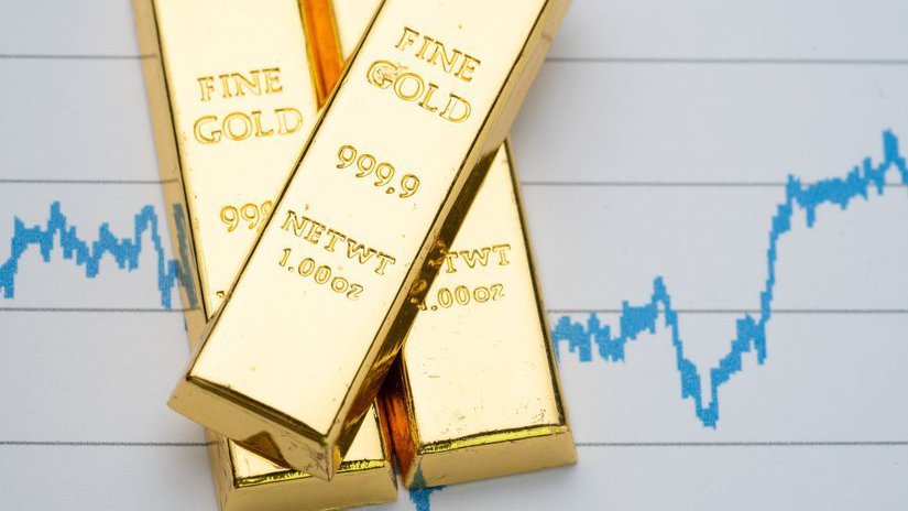 Золото снижается на фоне надежд на восстановление экономики