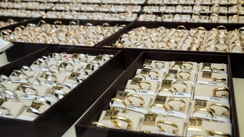 Россияне с апреля по июнь купили более 9 тонн золотых украшений