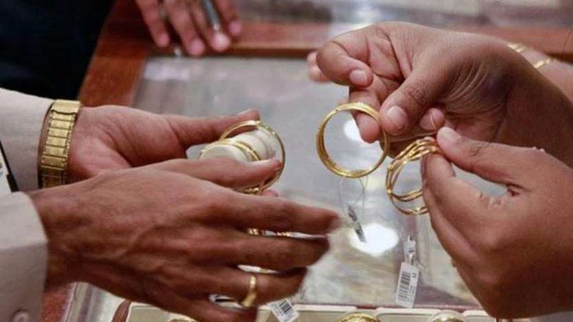 Казахстанцы предпочитают тратить деньги на «ювелирку» и золотые слитки