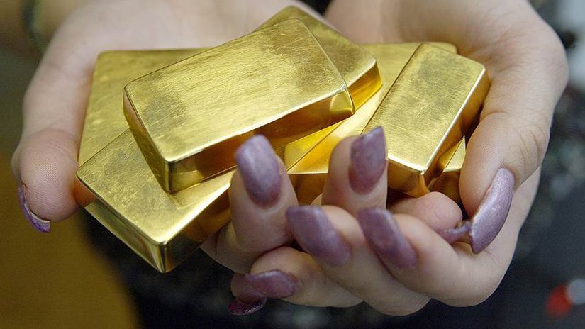 Зачем россиян стимулируют скупать золото