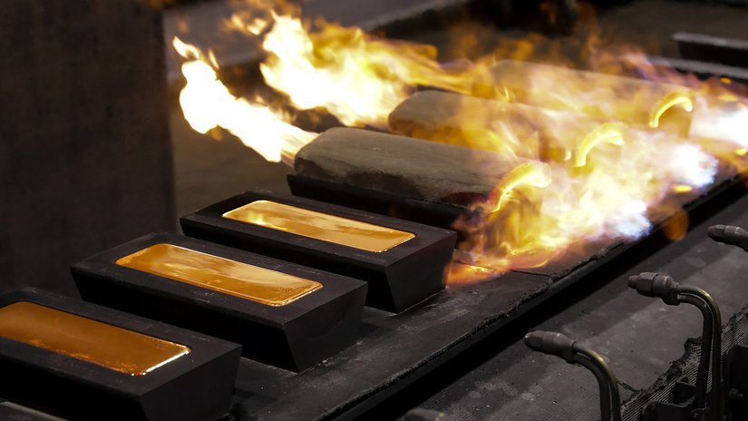Росстат: РФ в январе - апреле снизила производство золота на 3,4%
