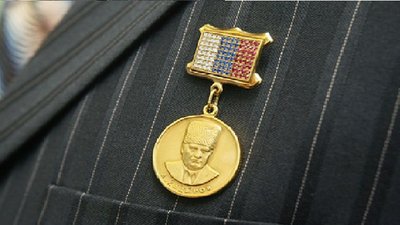 Чечня снова заказала золотые медали имени Кадырова с бриллиантами и рубинами