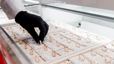 Для души и инвестиций: украшения сегодня приобретают реже, но более осознанно