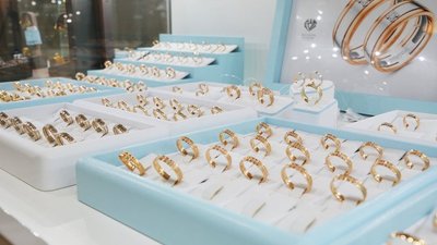 Крестики, кольца, иконы и аналогичные товары стали самым динамичным сегментом ювелирного рынка