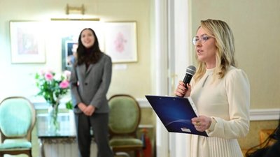 Ювелирная династия: В Екатеринбурге презентовали выставку к году семьи — «Дочь своего отца»