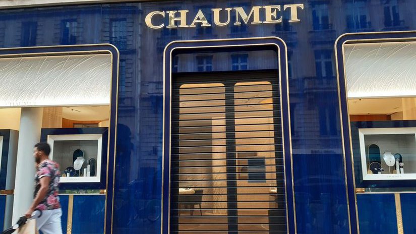 В Париже преступник похитил из ювелирного бутика драгоценности на €2 млн