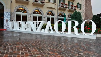 Об искусственном интеллекте в дизайне: «Стоит добавить несколько штрихов вручную»