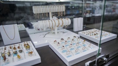 Продажи в сфере ювелирной розницы в России снизились за девять месяцев на 6%