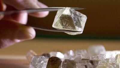 АЛРОСА: лидер на слабом алмазном рынке