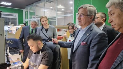 Делегация Татарстана посетила ювелирный дом «Киэргэ»
