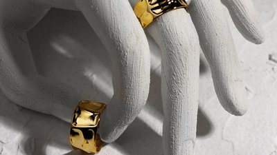 Уход luxury–брендов и экономия привели к сокращению продаж на ювелирном рынке