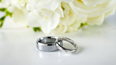 Сколько мы на самом деле тратим на обручальные кольца с бриллиантами?