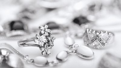 Работающим с серебром ювелирам могут разрешить перейти на «упрощенку» с 2024 года