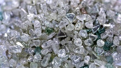 Bloomberg: российская компания АЛРОСА теряет позиции на алмазном рынке