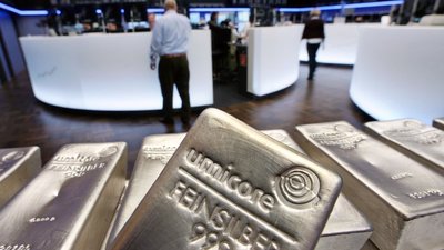 Серебро в кризис подорожало в два раза