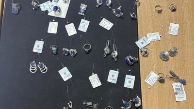 В Барнауле задержали подозреваемого в краже серебряных украшений почти на полмиллиона рублей