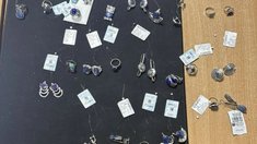 В Барнауле задержали подозреваемого в краже серебряных украшений почти на полмиллиона рублей