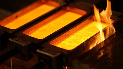 Forbes: Золото бьёт рекорды — спотовая цена впервые превысила $3110, серебро достигло 13-летнего максимума