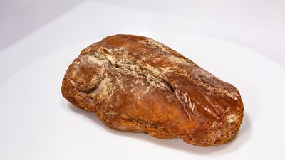 Калининградский янтарный комбинат добыл редкий самородок весом 1,4 кг