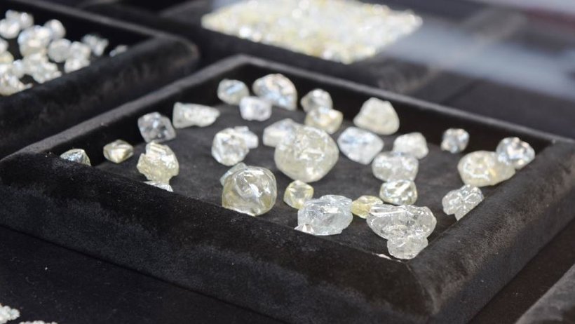 Минфин РФ утвердил прейскурант цен на необработанные природные алмазы месторождений Архангельской области