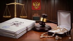 Экс-замглавы Нефтеюганска получила реальный срок за взятку ювелирным гарнитуром