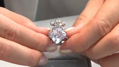 Розовый бриллиант Марии-Антуанетты: историческая загадка и ювелирная ценность на аукционе Christie's