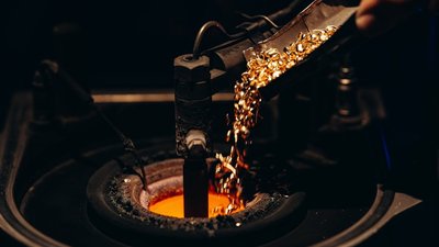 «585*Золотой» раскрывает производственные секреты: сеть запустила проект-экскурсию по собственному заводу