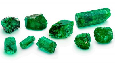 Минфин РФ проведет очередной аукцион по реализации природных обработанных изумрудов из Гохрана России