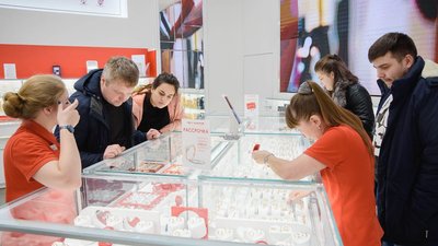 В сети «585*ЗОЛОТОЙ» рассказали о предновогодних продажах и трендах