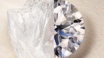 Правительство РФ утвердило новые правила информирования покупателей ювелирных изделий: «бриллиантами» могут называться только алмазы природного происхождения